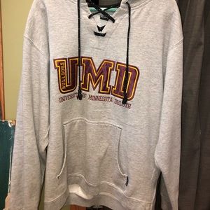 UMD large hockey sweatshirt